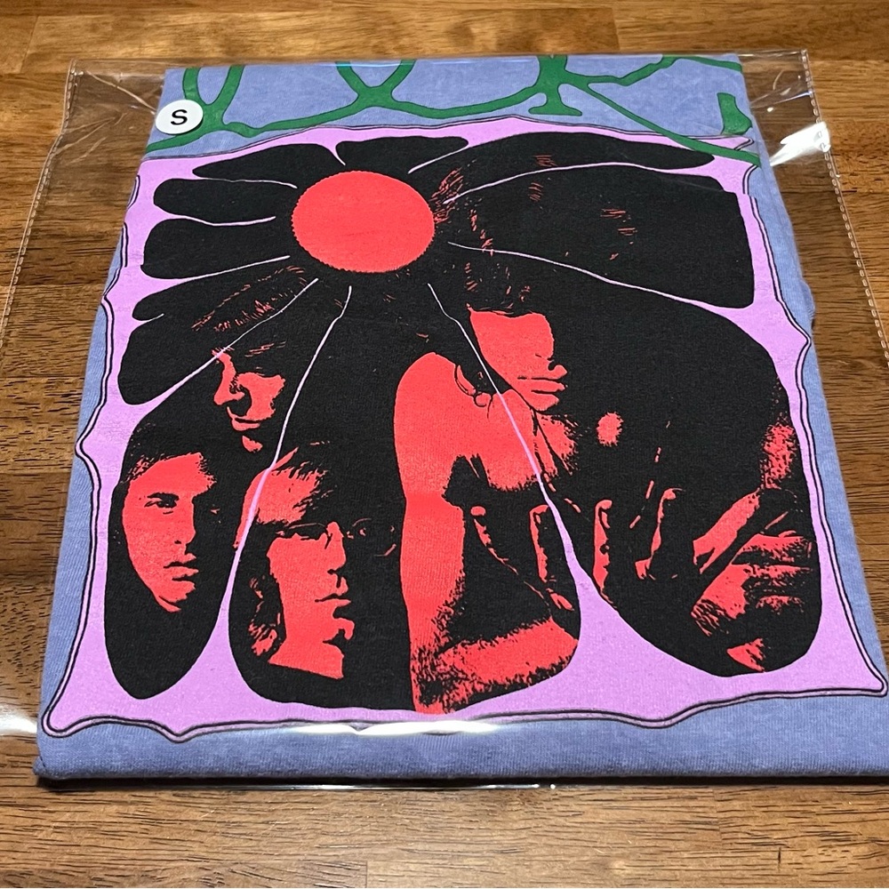Graphic T-Shirt - Iconic Doors Band - Women’s Small - Picture 6 of 6